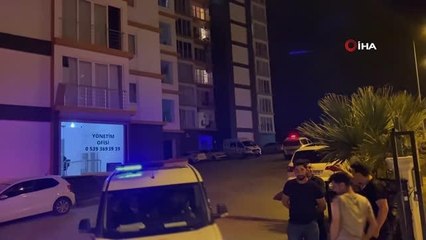 Tải video: Son dakika gündem: Polis arkadaşını silahla yaralayan genç kız ardından intihara teşebbüs etti