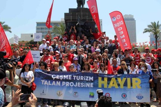 İzmir'de 'Çeşme Projesi'ne karşı miting