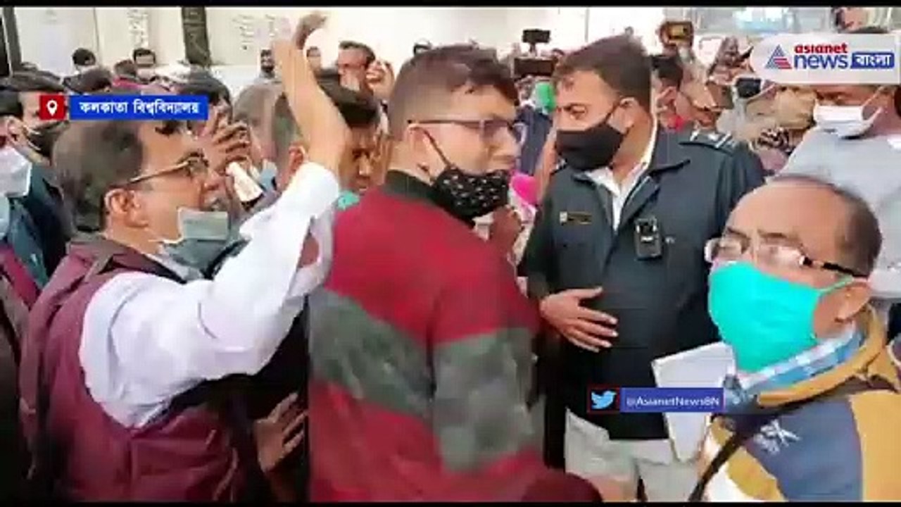 Calcutta University area is heated due to student protest