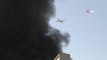 Arnavutköy'deki fabrika yangını sırasında uçağın dumanların içinden geçme anı böyle görüntülendi