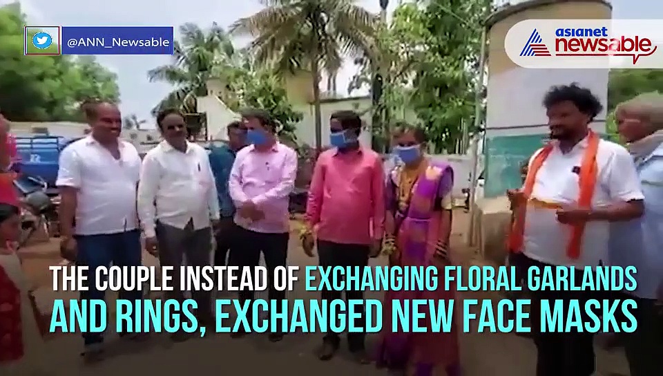 Former minister MP Renukacharya makes mask exhange compulsory during wedding in Honnalli