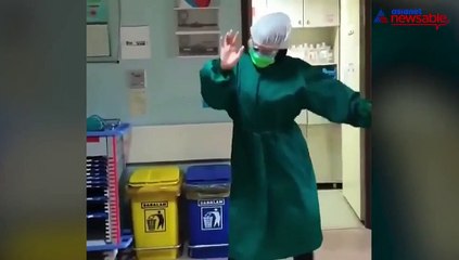 Video herunterladen: Coronavirus: Iranian nurses, doctors entertain patients with dance