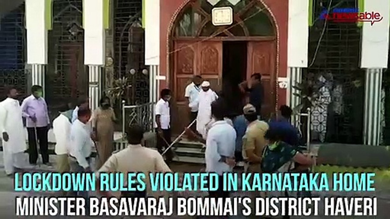 Muslims offer Namaz in Masjid despite lockdown restrictions, get thrashed by Karnataka Police