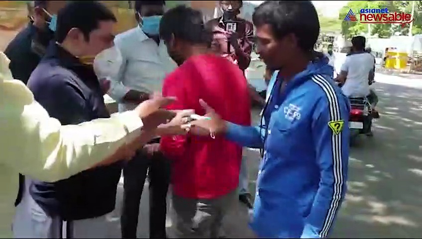 Coronavirus: Chamrajpet public defy police; Karnataka MLA Zameer rushes to make appeal