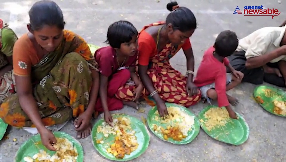Bengaluru: Corporator supplies 5000 food packets to abandoned labourers