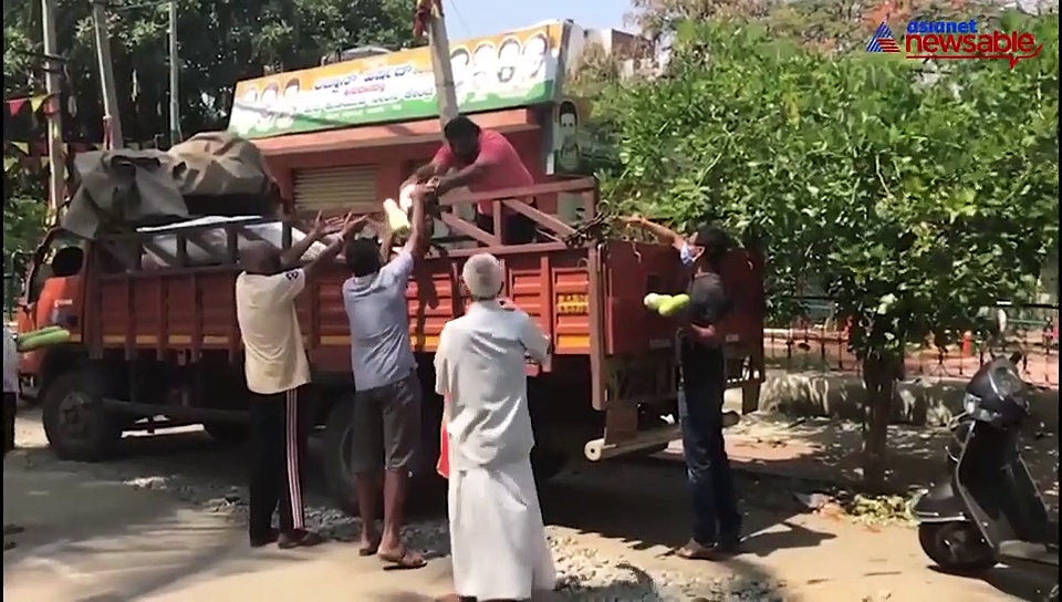Vegetables supplied at home for free to keep public indoors
