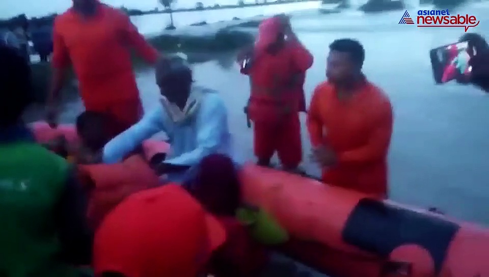Karnataka floods: NDRF team rescues pregnant woman, victims stop Siddaramaiah's car seeking relief measures