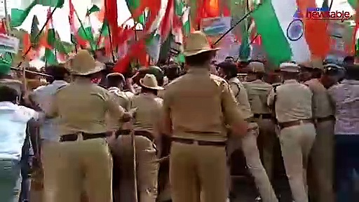 Karnataka: Kolar Police open lathi-charge against CAA supporters