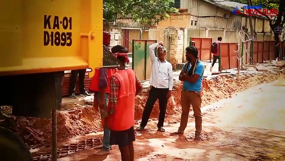 Motorists to manage madness on Old Airport Road for longer; BBMP's signal-free corridor to take time