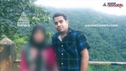 Скачать видео: Kerala: Man gives triple talaq; wife protests with kids outside husband’s house