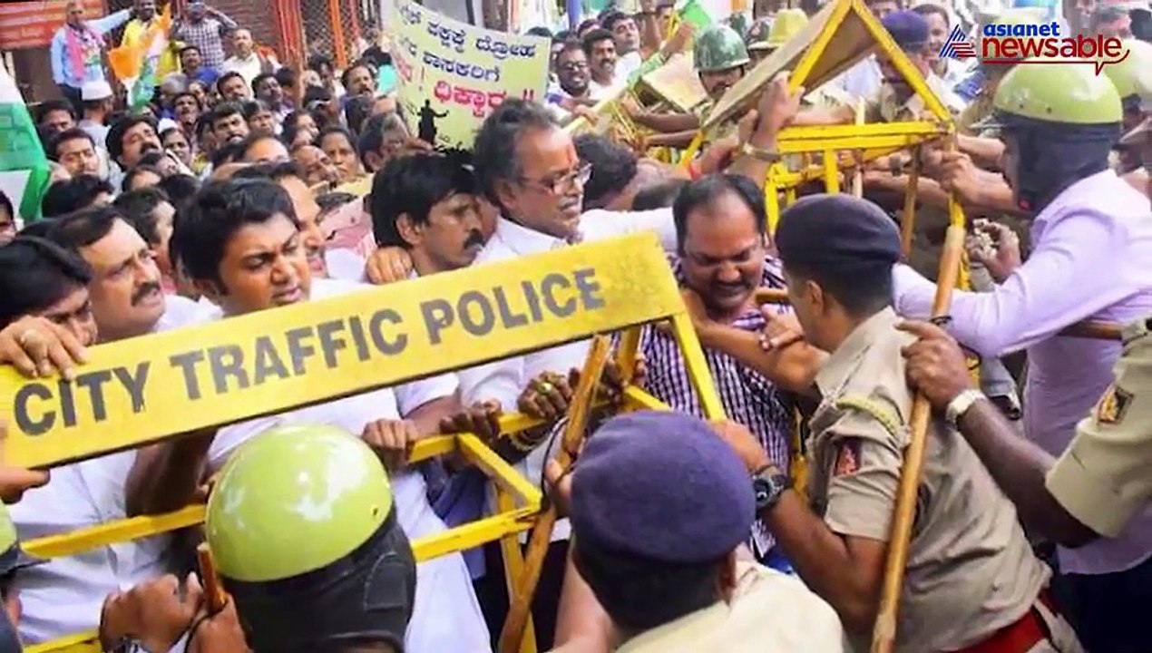 PubliCity protests and politicians