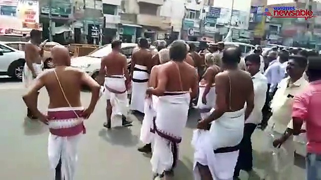 Clash between two groups of priests in Kanchipuram temple