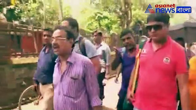 ট্রেন লক্ষ্য করে বোমা, ইট, ভোটের আটচল্লিশ ঘণ্টা পরেও রণক্ষেত্র কাঁকিনাড়া