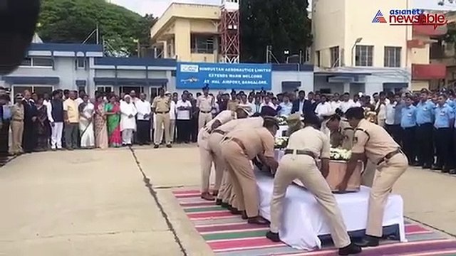 Pulwama terror attack: Kumaraswamy pays tribute to martyr Guru