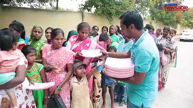 Sheer kindness brought this man to India, who serves free food to the poor