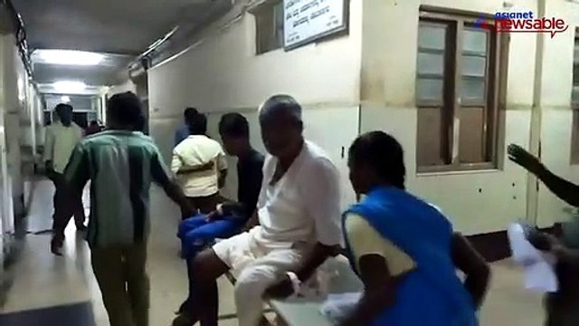 Hubballi: Two patients carried on a single stretcher in KIMS hospital