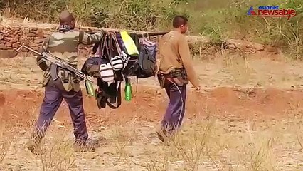 Télécharger la video: Fire between security forces and left-wing extremists leave 4 Maoists dead