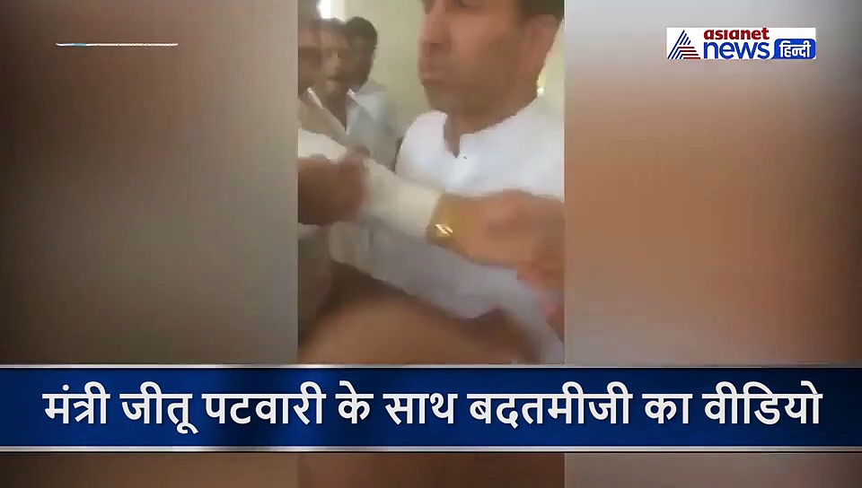 कमलनाथ का संदेश लेकर विधायकों से मिलने बेंगलुरु गए थे, पुलिस ने हाथ पैर पकड़ बस में ठूंसा