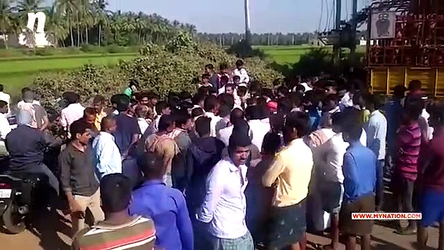 Karnataka: Truck runs over 9-year-old boy; angry residents block road for hours (Video)