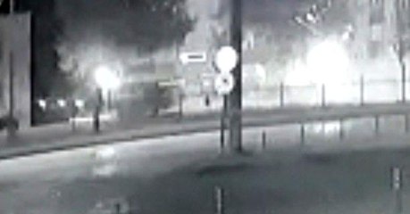 Parçalanan otomobilin sürücüsü astsubay hayatını kaybetti: Kaza anı saniye saniye kamerada