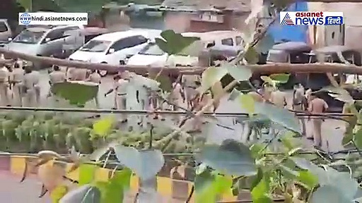 ये लातों के भूत हैं बातों से नहीं मानेंगे, फ्लैग मार्च खत्म नहीं हुआ कि यूं सड़कों पर घूमने लग जाते हैं लोग