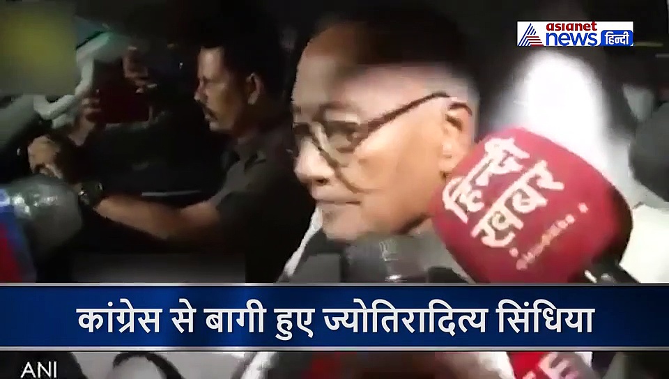 MP में सियासी घमासान के बीच दिग्विजय सिंह ने कहा- सिंधिया को हो गया 'स्वाइनफ्लू'