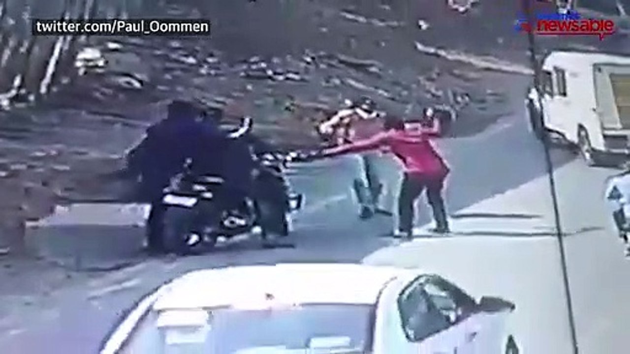 Gang of three steals bike at knife-point in Hyderabad
