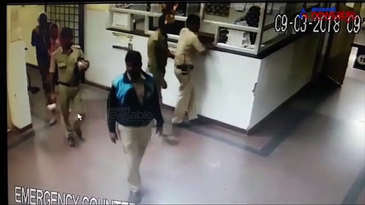 Karnataka: Two thieves fool police, escape from...