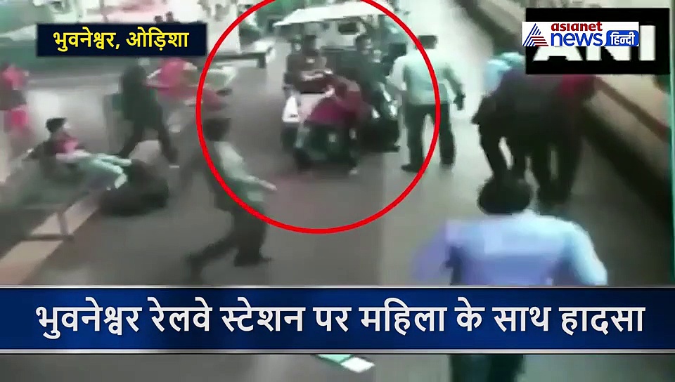 चंद सेकंड में हो जाती महिला की मौत, अगर सामने नहीं होता पुलिस जवान