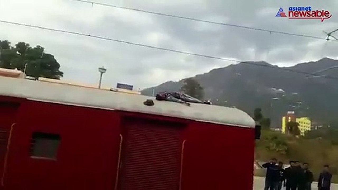 Selfie tragedy: Boy tries to click atop train, suffers heavy burn injuries