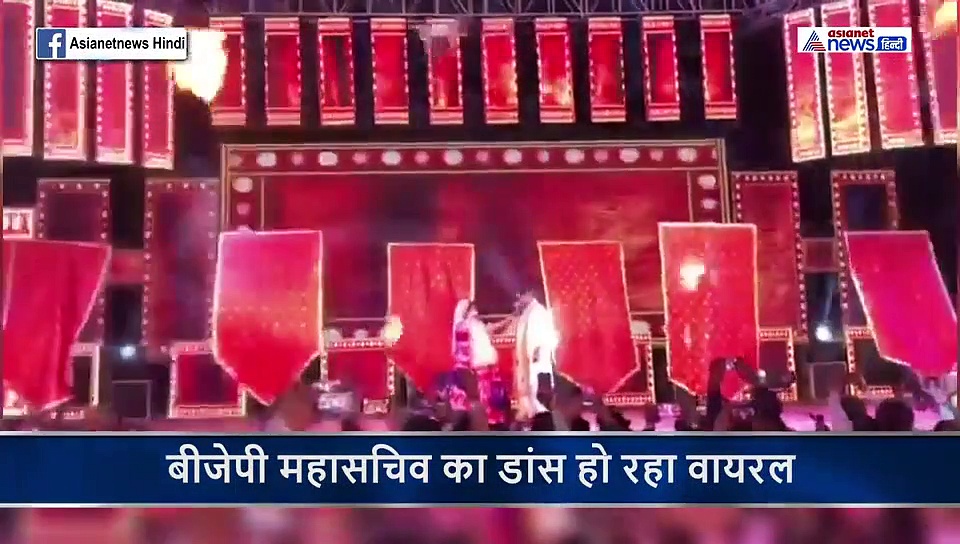 धोती-कुर्ता में पत्नी संग डांस करते नजर आए बीजेपी महासचिव कैलाश विजयवर्गीय