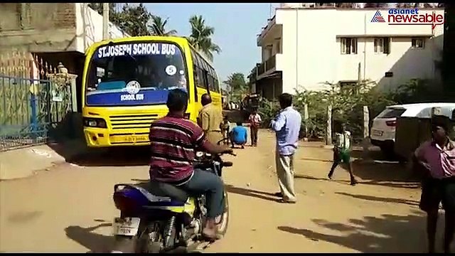 St. Joseph's school students forced to push their bus after breakdown
