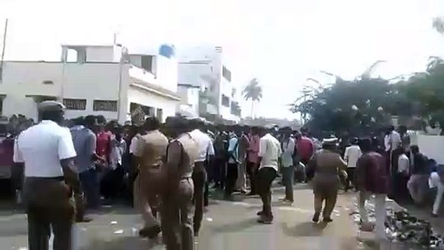 TN Bus Fare Hike: Tamil Nadu police beat up protesting students