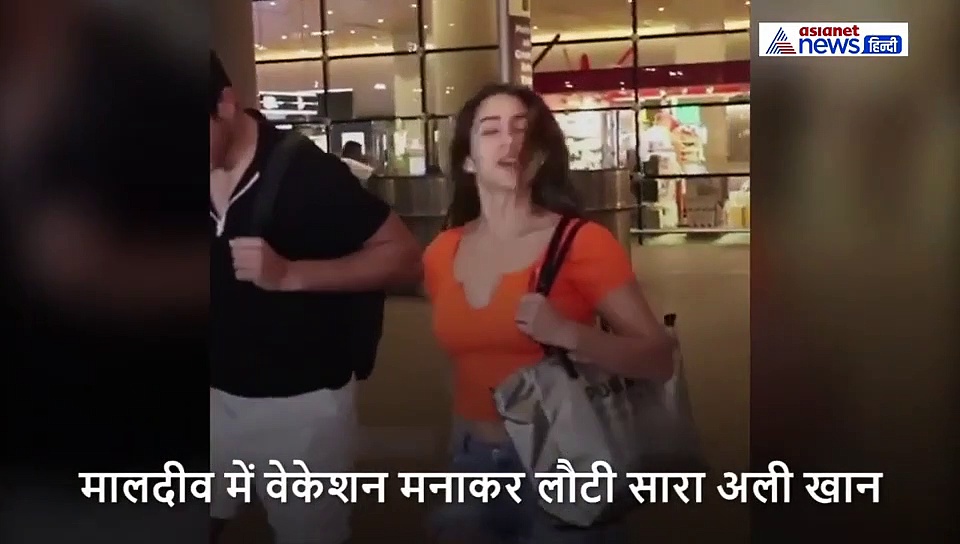 मजे से बात करते चल रहा था सैफ का बेटा, बहन की फोटो क्लिक होता देख बनाया मुंह और बदल लिया रास्ता