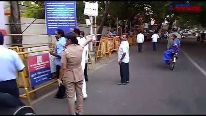 Rajinikanth set to meet fans in Chennai, to announce entry into politics?