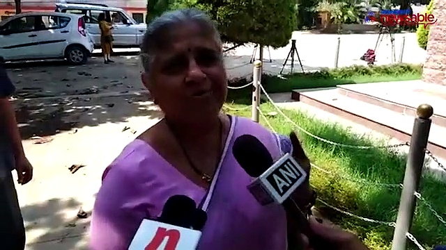 Narayana Murthy, wife Sudha Murthy cast their votes in Bengaluru
