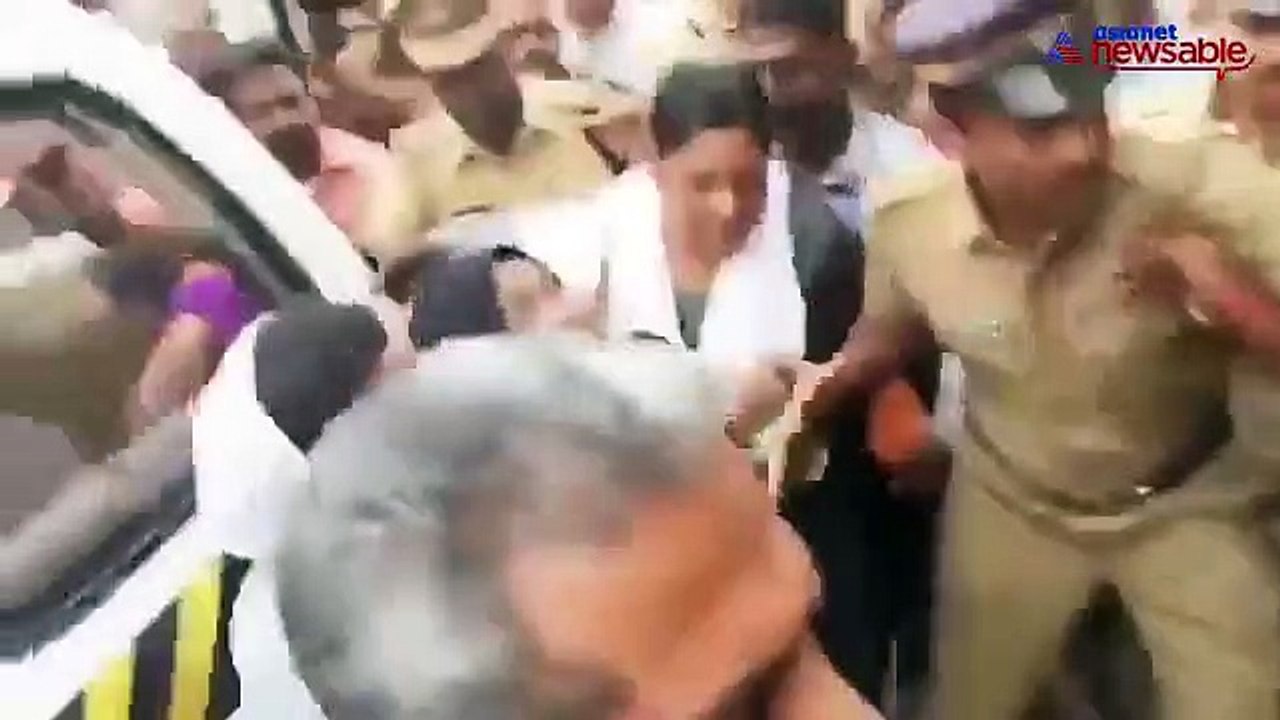 Kerala 'love jihad' case: 'Nobody forced me to convert. I am a muslim. I want justice,' says Hadiya