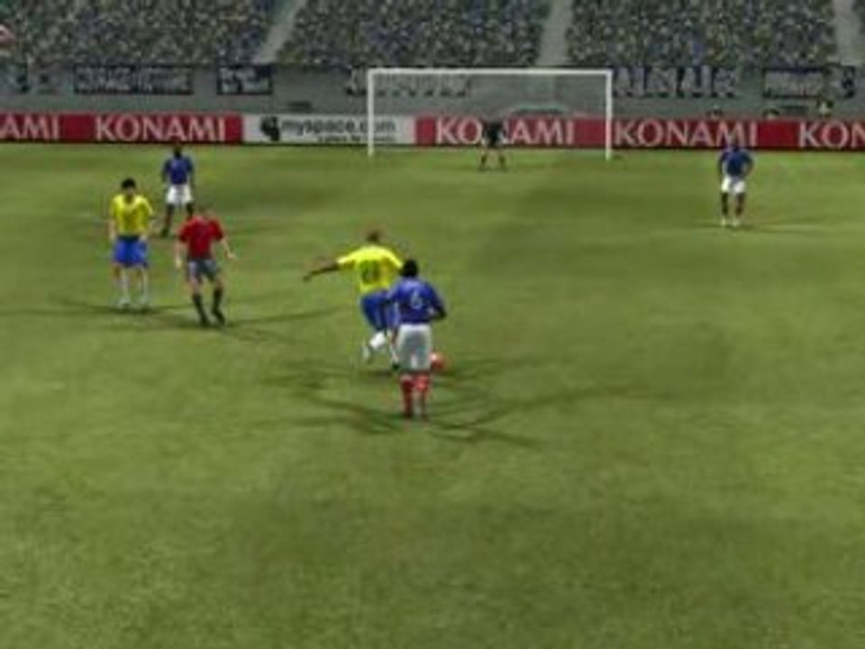 jolie frappe de ronaldo