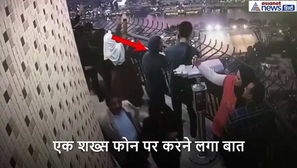 दुबई की सबसे ऊंची बिल्डिंग से कूदा शख्स