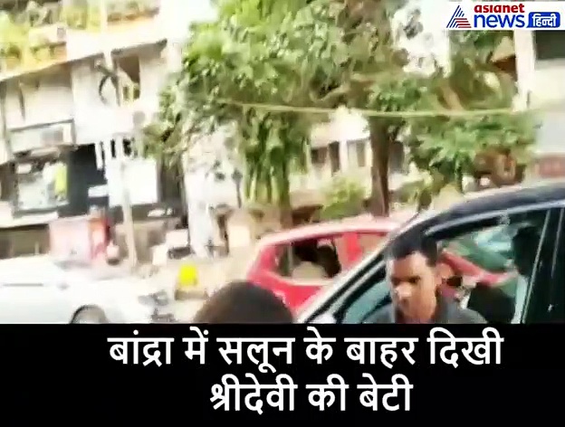 श्रीदेवी की बेटी ने किया वो नेक काम, जिससे रोशन हो गई एक गरीब बच्चे की दिवाली: Video