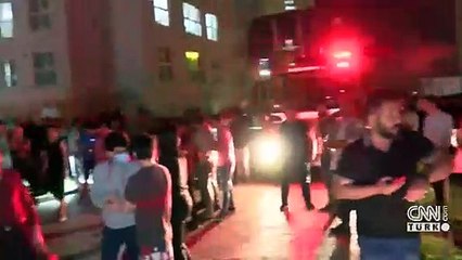 38 katlı binada yangın çıktı