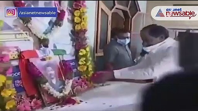 Chief minister KCR visits martyred colonel’s family, hands over financial package