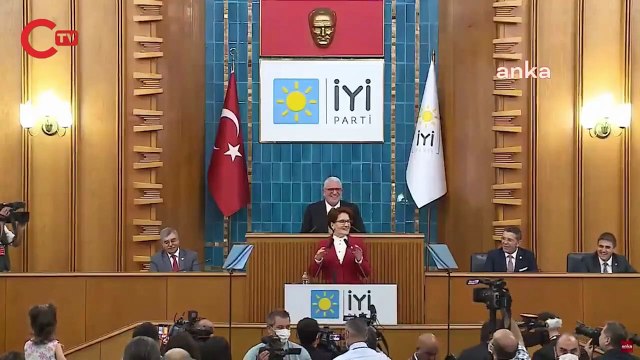 Meral Akşener'den büyük alkış alan Atatürk konuşması, salon ayağa kalktı: Selam olsun...
