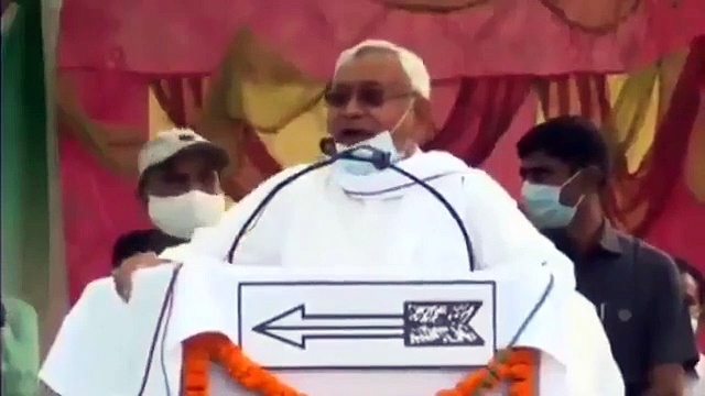 Onions, stones pelted on CM Nitish Kumar in Bihar election rally