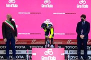 Giro : Biniam Girmay contraint à l'abandon après avoir reçu un bouchon de Prosecco à l'œil