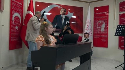 "Müziğin muhteşem çocuğu" görme engelli Ada'nın üstün yeteneği, BİLSEM'de keşfedildi (1)
