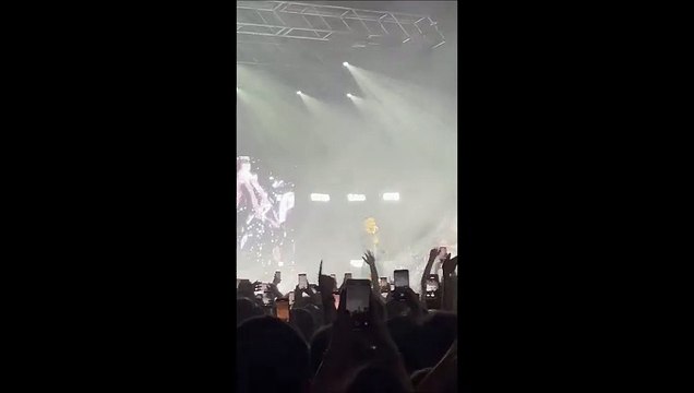 Mahmood canta per la prima volta Brividi nella sua Milano dopo l'Eurovision