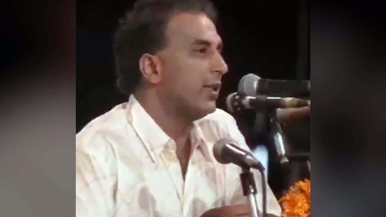When Sunil Gavaskar told Pakistani singer Noor Jehan: 'We only know Lata Mangeshkar...'