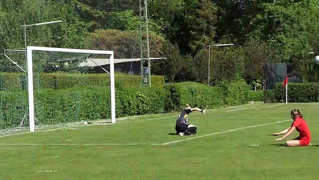 Großchance von Lea Bindewald (ESV Rot-Weiß Göttingen) gegen den TSV Limmer