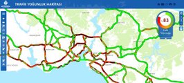 İstanbul'da beklenen yağış başladı: Trafik yoğunluğu yüzde 85 oldu